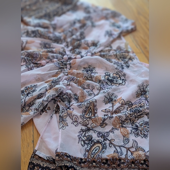 36. Free People Paisley‎ Floral Blouse in Lilac - Picture 2 of 4